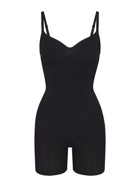 SKIMS BODY UNLINED PLUNGE MID THIGH BODYSUIT in COLOR: ONYX